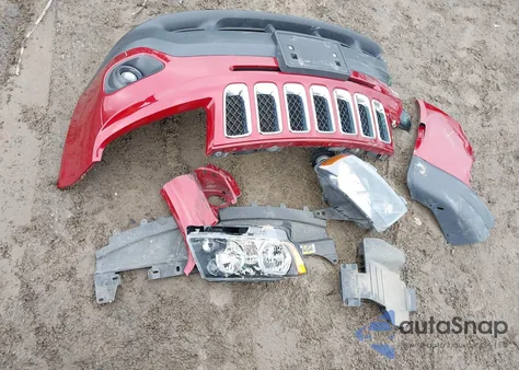 2016 Jeep Compass Sport z USA, uszkodzony, nr VIN 1C4NJDBB4GD756426